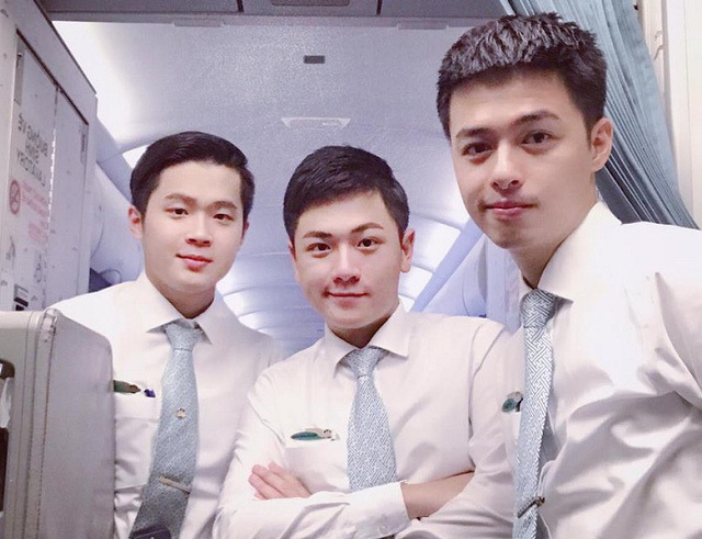Chuyến bay hội tụ cả dàn tiếp viên chuẩn 'soái ca'
