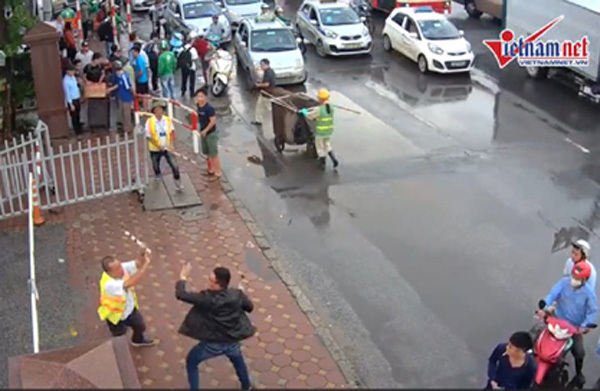 Lái xe cầm tuýp sắt đánh bảo vệ bến Nước Ngầm nhập viện