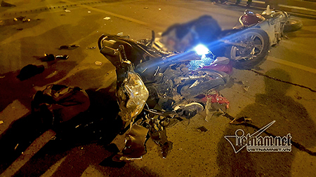 Tai nạn trên cầu vượt Thái Hà lúc nửa đêm, 3 người thương vong