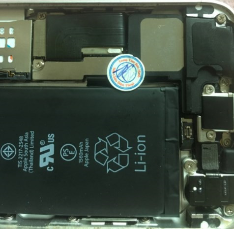 Thế Giới Di Động thừa nhận bán iPhone 5S hàng 'dựng'
