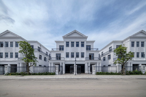 Bàn giao biệt thự đầu tiên tại Vinhomes Riverside The Harmony