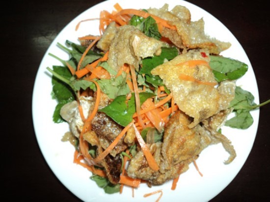 Gỏi da cá mập khô, món lạ miệng tiền triệu của nhà giàu Việt