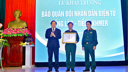 Khai trương báo QĐND điện tử tiếng Lào, tiếng Khmer