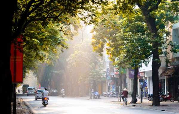 Dự báo thời tiết 21/10: Khí lạnh suy yếu, 2 miền rải nắng
