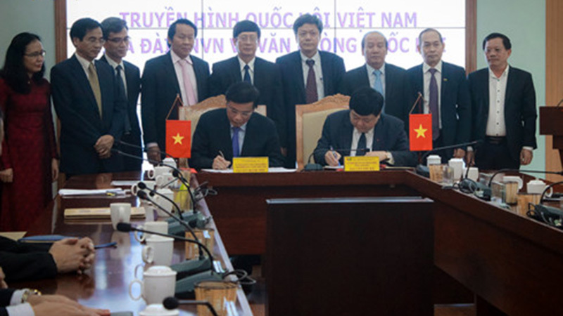 Bàn giao kênh truyền hình Quốc hội về Văn phòng Quốc hội