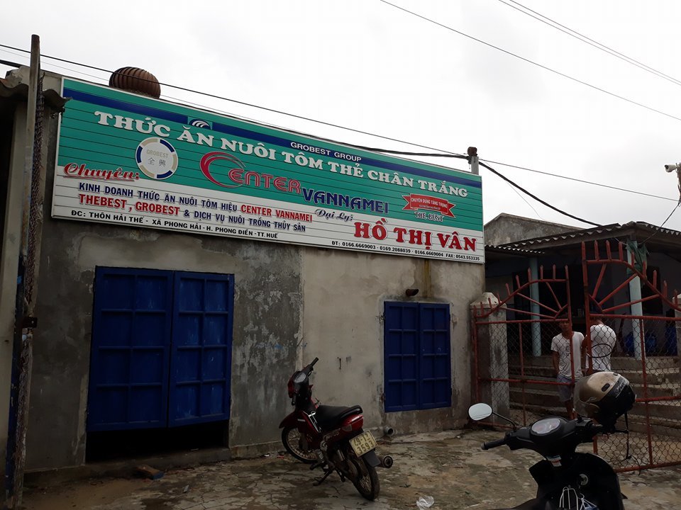 Nghi vợ 'lăng nhăng', chủ tịch xã xông vào trại tôm đánh người