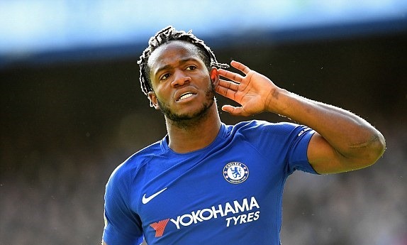 Conte tung đòn hiểm, Chelsea thắng kiểu đau tim