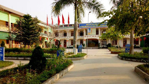 Phụ huynh đánh hiệu trưởng đã nhận sai, xin trả chi phí điều trị