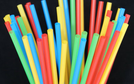 Ống hút nhựa có độc?