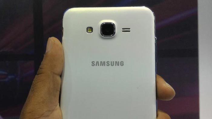 Điện thoại Samsung bất ngờ bốc khói trên chuyến bay