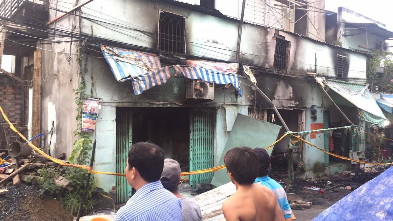 Cháy nhà giữa đêm ở Sài Gòn, 2 bà cháu tử vong