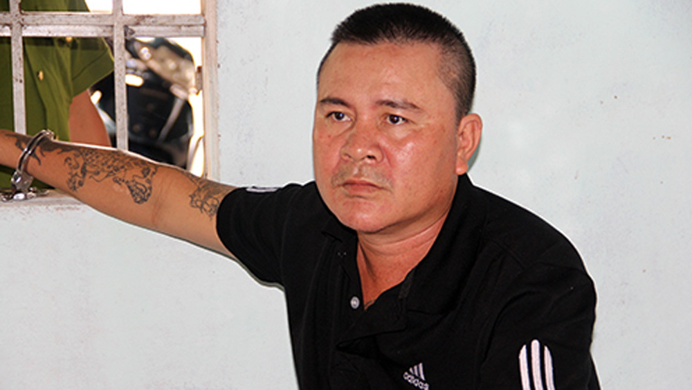 Bé trai bị người tình của bà nội bắt cóc