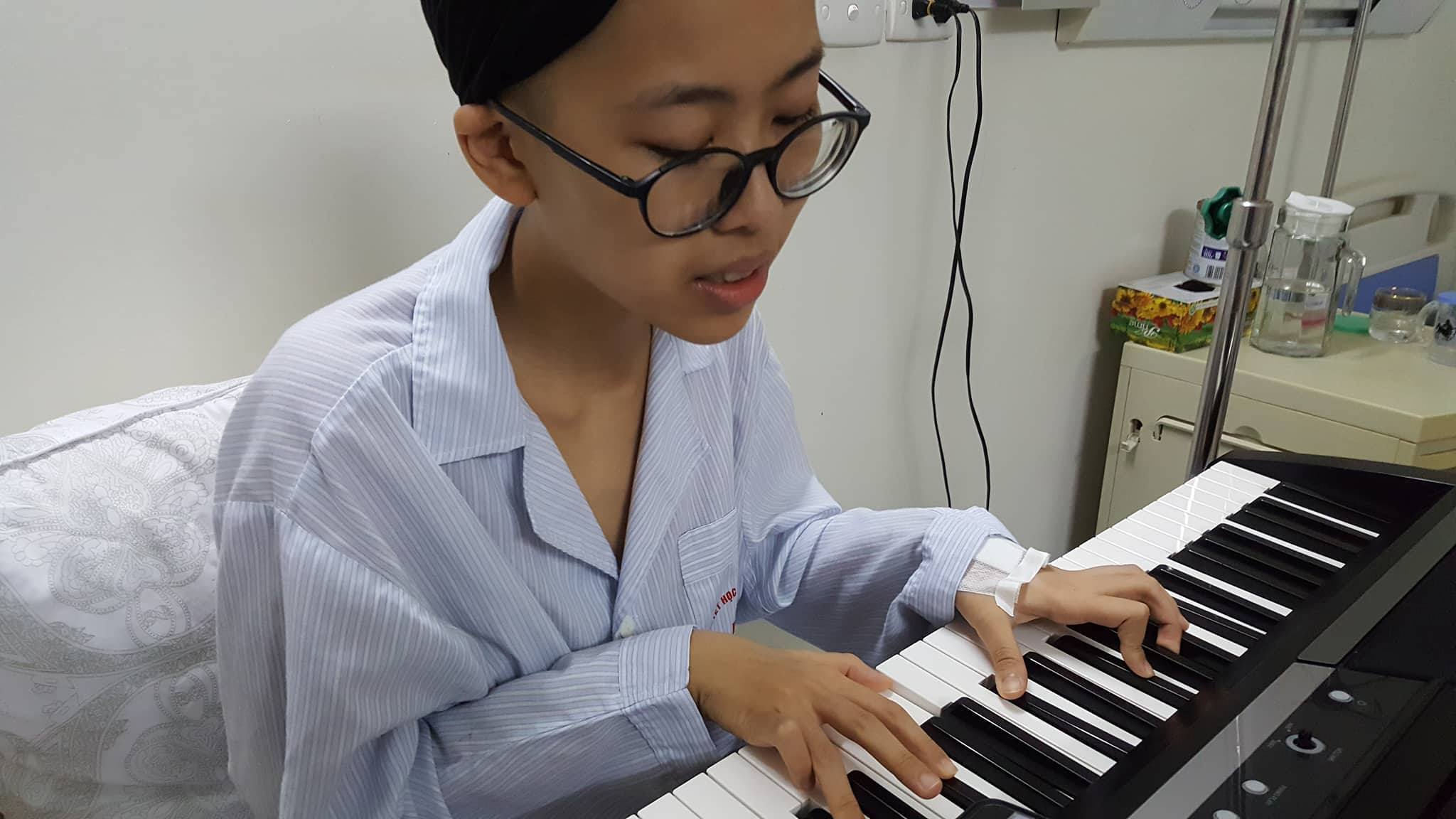 Đạo diễn Đỗ Đức Thành: 'Biết con ung thư, tôi chui vào gầm cầu thang khóc'