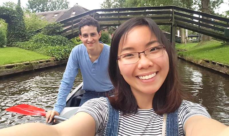 Nữ sinh viết đơn “li dị” môn văn