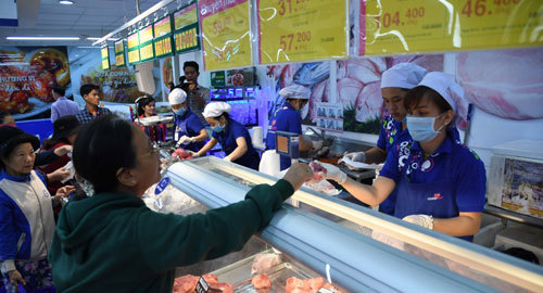 Co.opmart Tân Châu hút khách nhờ khuyến mãi lớn