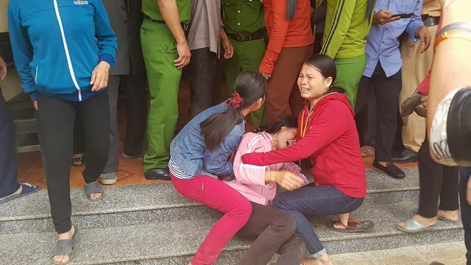 Công đường phố núi náo loạn phiên xử vụ tai nạn giao thông