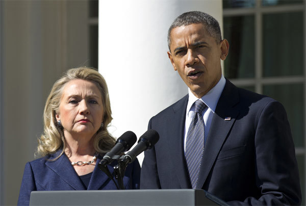 Ông Obama và bà Clinton bị điều tra