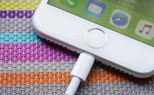 Dân Mỹ đổ xô rao bán iPhone 8 sau 1 tháng lên kệ