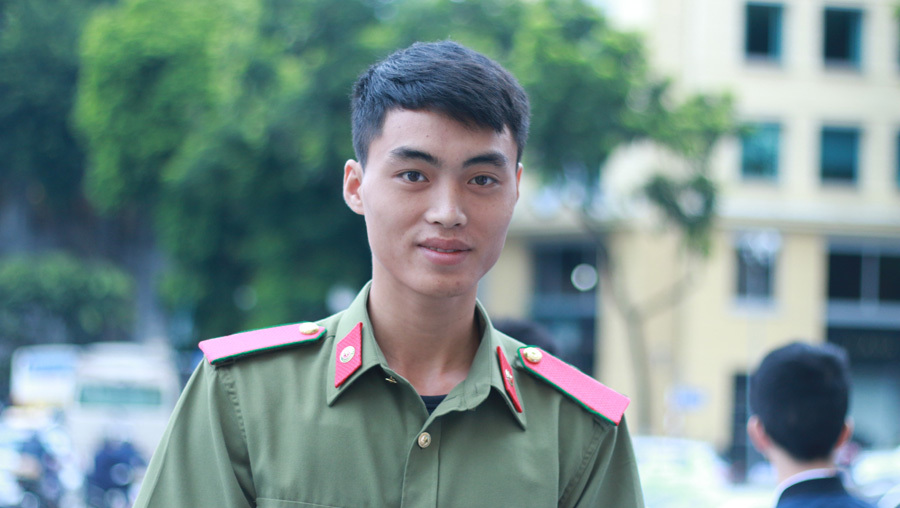 Nam sinh dân tộc vượt khó muốn trả ơn cuộc đời