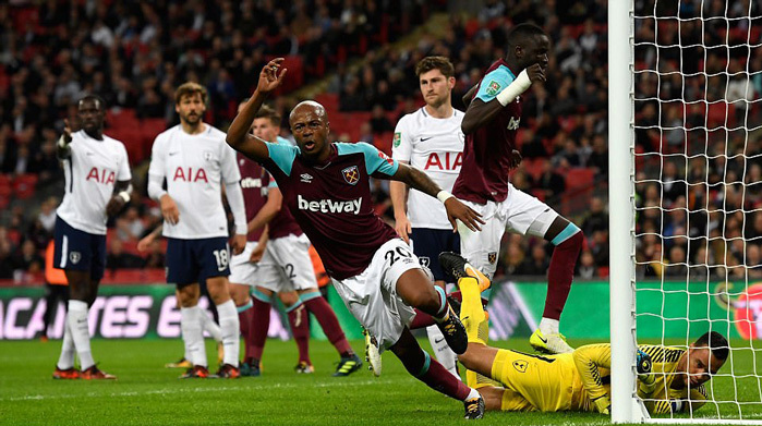 Ngược dòng ngoạn mục, West Ham đá bay Tottenham khỏi cúp Liên đoàn