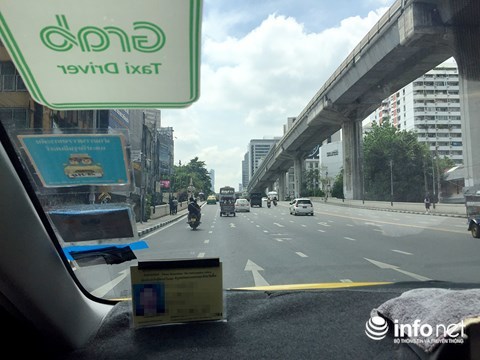 TP.HCM: Uber và Grab phải tạm dừng đầu tư thêm xe mới