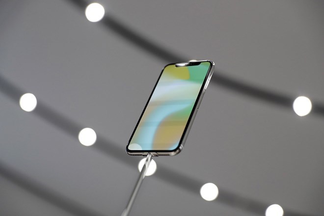 Apple hạ thấp chất lượng Face ID để đẩy nhanh sản xuất iPhone X
