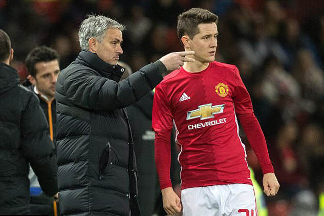 Ander Herrera chủ động 
