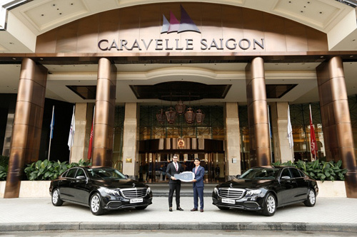 Mercedes-Benz bàn giao E 200 thế hệ mới cho khách sạn Caravelle