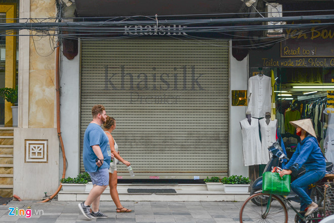 Khaisilk đồng loạt đóng cửa hàng: Không hẹn ngày tái xuất