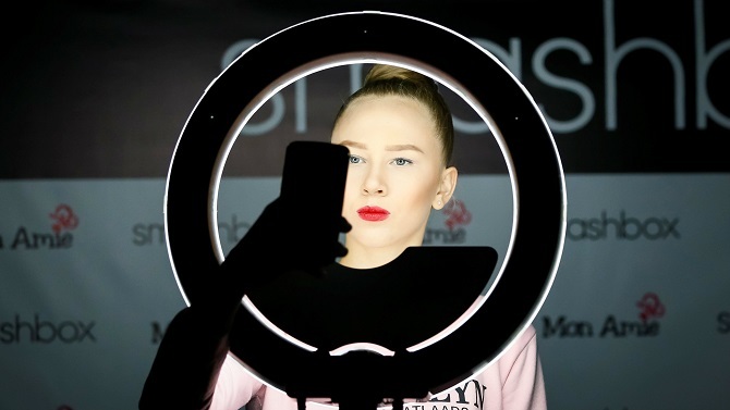 Mục đích ra đời của camera trước smartphone có phải là