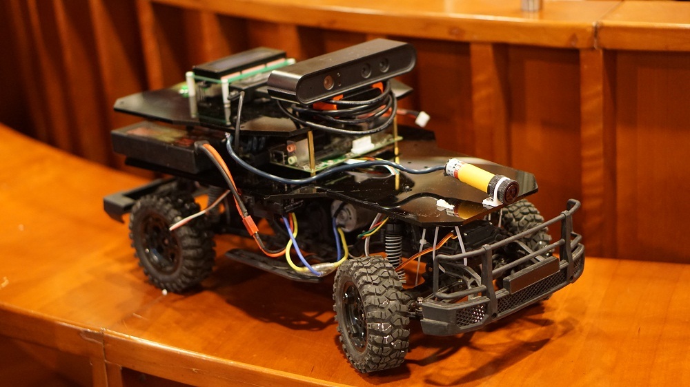 FPT tổ chức thi lập trình xe tự hành, giải thưởng 450 triệu