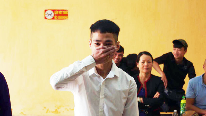 Xét xử cháu nội hành hung bà hơn 70 tuổi