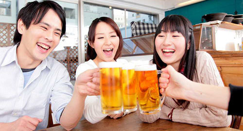 Nguy cơ viêm đại tràng vì rượu bia quá mức