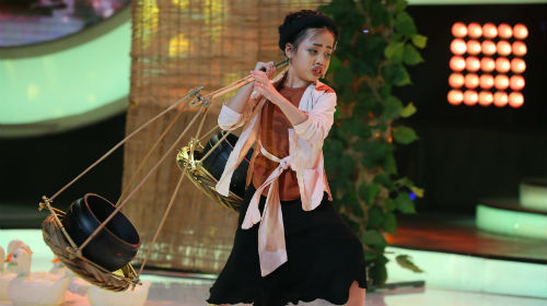 Màn hóa thân của Tú Thanh