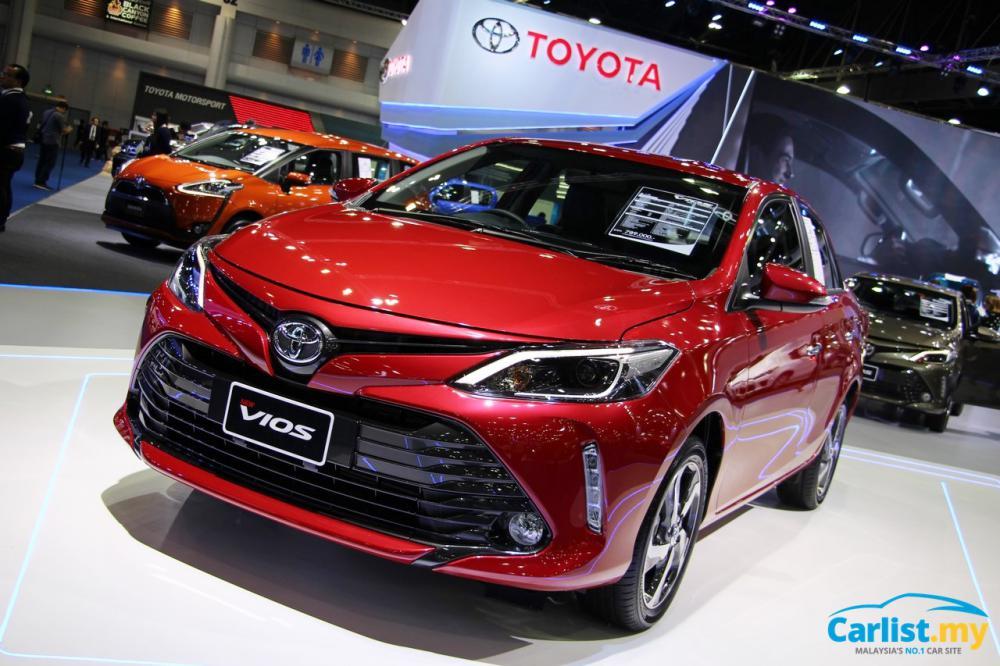 Nhiều ô tô ‘hot’ Toyota và Hyundai giảm giá ‘sập sàn’, về mốc 500 triệu