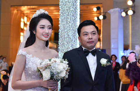 Hoa hậu Thu Ngân tiết lộ về chủ tịch CLB FLC Thanh Hoá