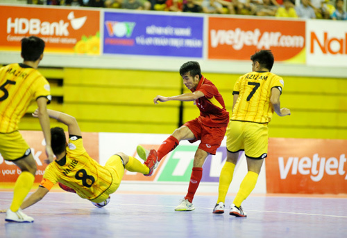 Giải Futsal AFF HDBank Cup 2017: Việt Nam nắm ngôi đầu bảng