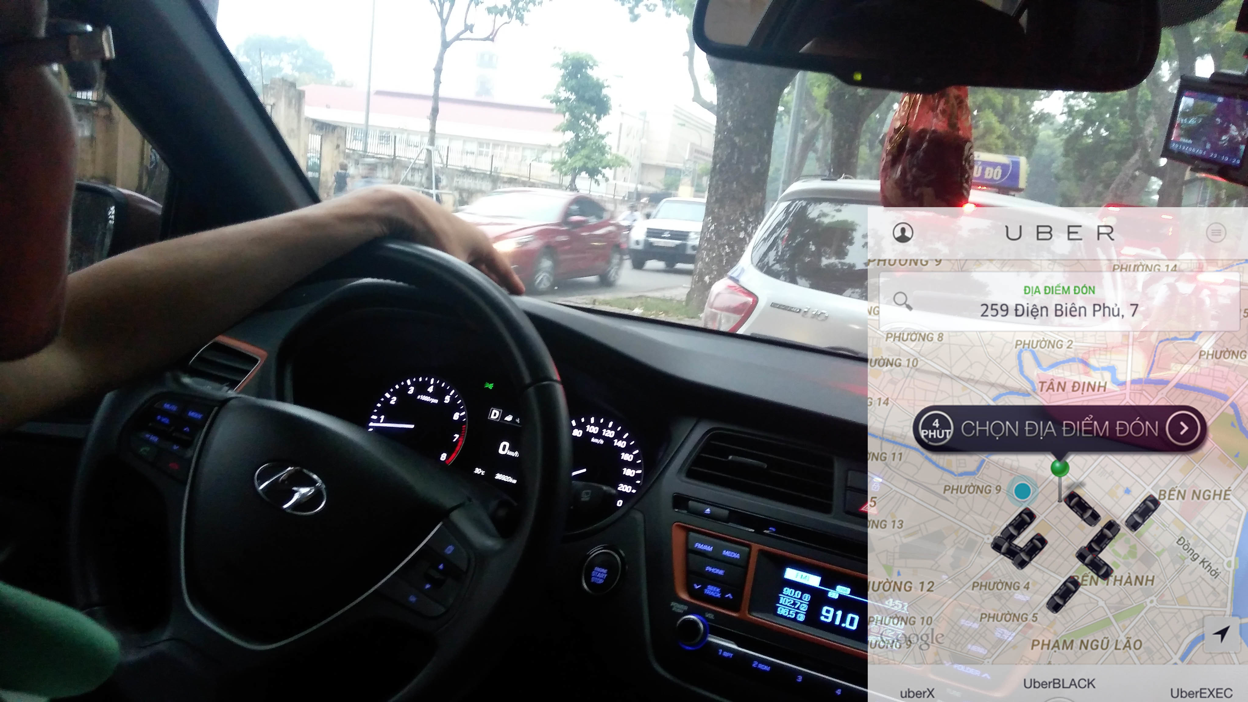 Bộ Công Thương lại muốn Uber, Grab thành doanh nghiệp vận tải
