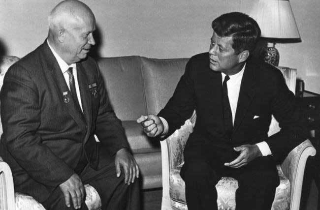 Hồ sơ giải mật hé lộ 'tiệc nhạy cảm' của Tổng thống Kennedy