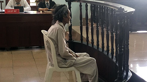 Bi kịch gia đình, cụ ông 84 tuổi bị các con đòi bỏ tù