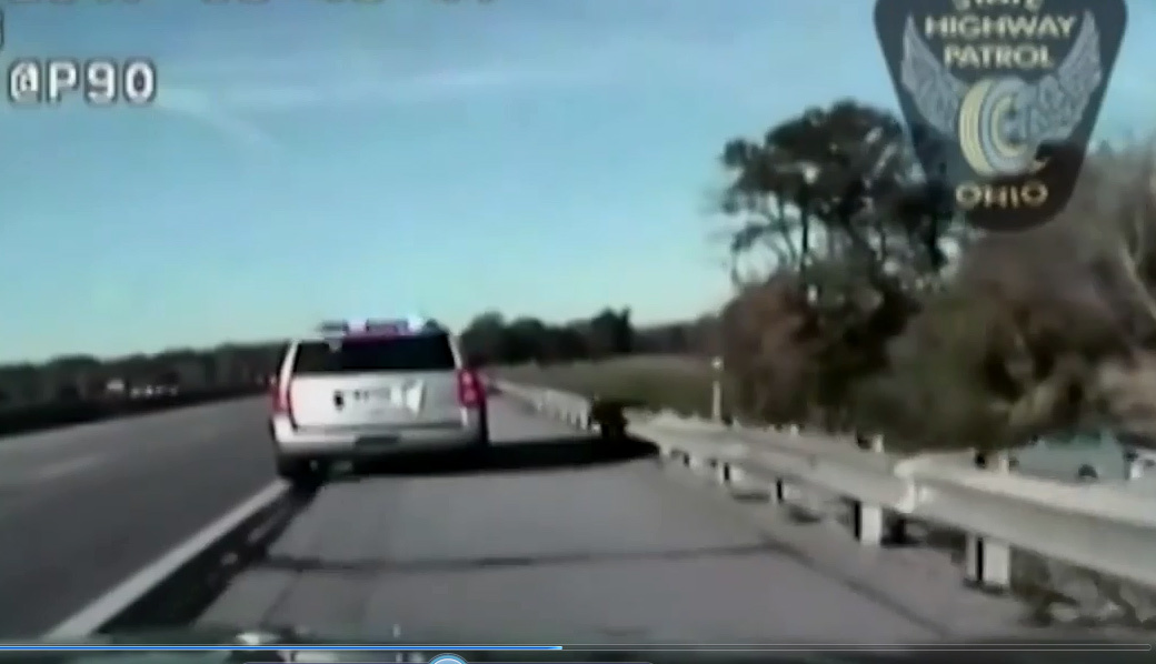 Cậu bé 10 tuổi lái trộm ô tô, gây náo loạn đường phố