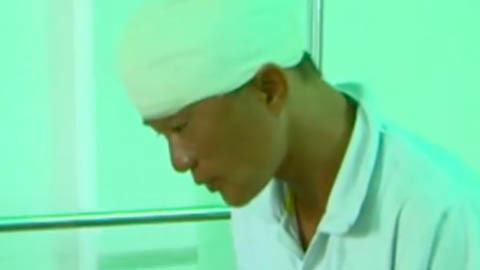 Đối tượng phơi nhiễm HIV đâm trọng thương 3 công an