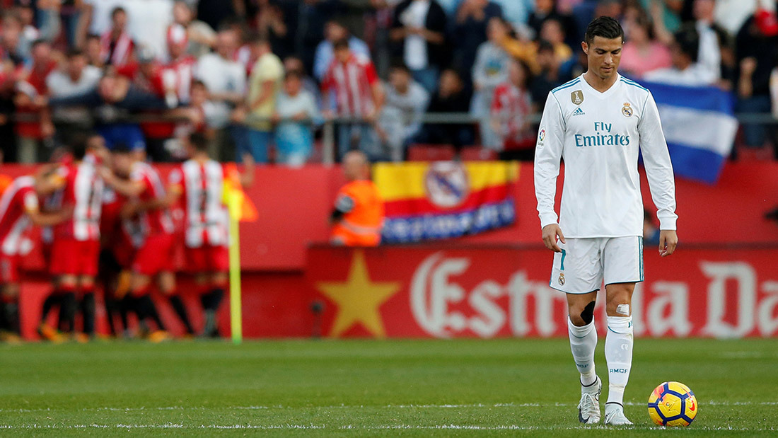 Ronaldo sa sút: Vì tiền, con cái hay đã hết thời?