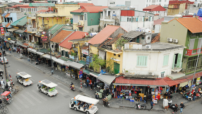 Sóng ngầm 'săn' nhà phố cổ