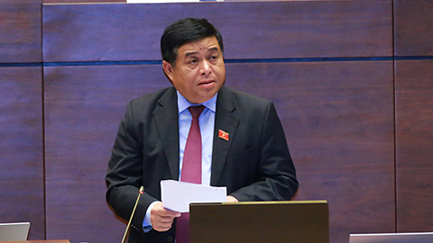 Bộ trưởng củng cố niềm tin tăng trưởng trước Quốc hội