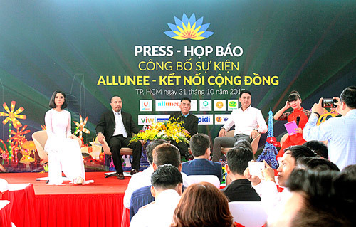 45 đèn lồng ‘cực đại’ trong Allunee - Kết nối cộng đồng