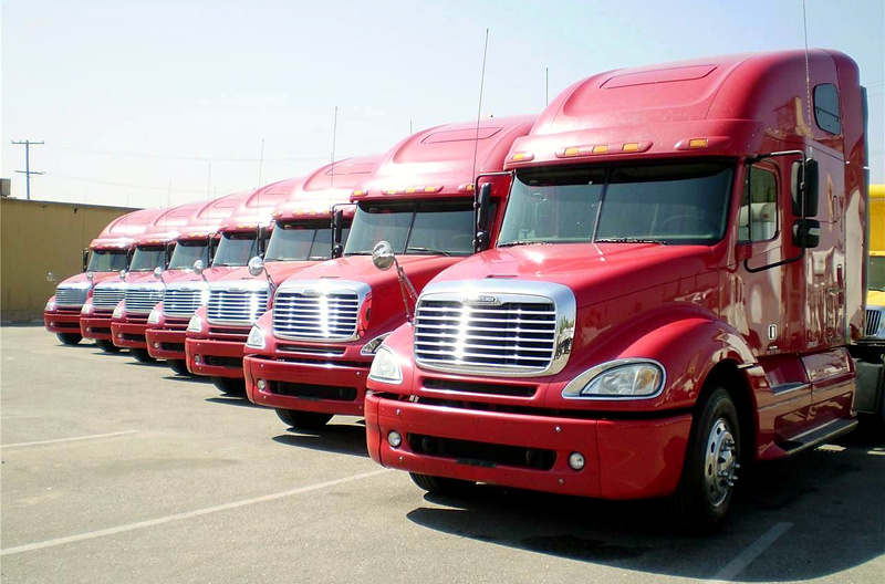 Nhiều loại ô tô tăng giá mạnh: Dân buôn xe tính bỏ nghề