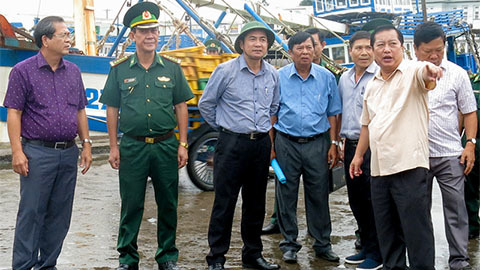 Trước nguy cơ bão: ĐBSCL họp khẩn, cấm tàu thuyền ra khơi