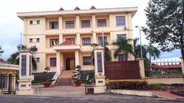 Bảy tháng không lương, 89 giáo viên khốn đốn