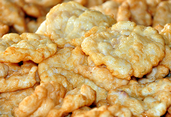 Sự thật chả mực giá rẻ 150.000 đồng/kg ở chợ Long Biên